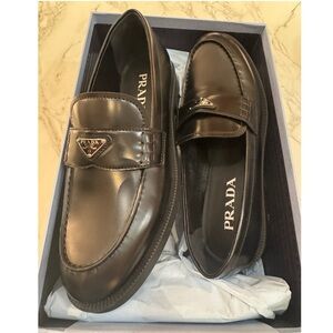 PRADA LOAFERS size 37.5 BRAND NEW IN BOX